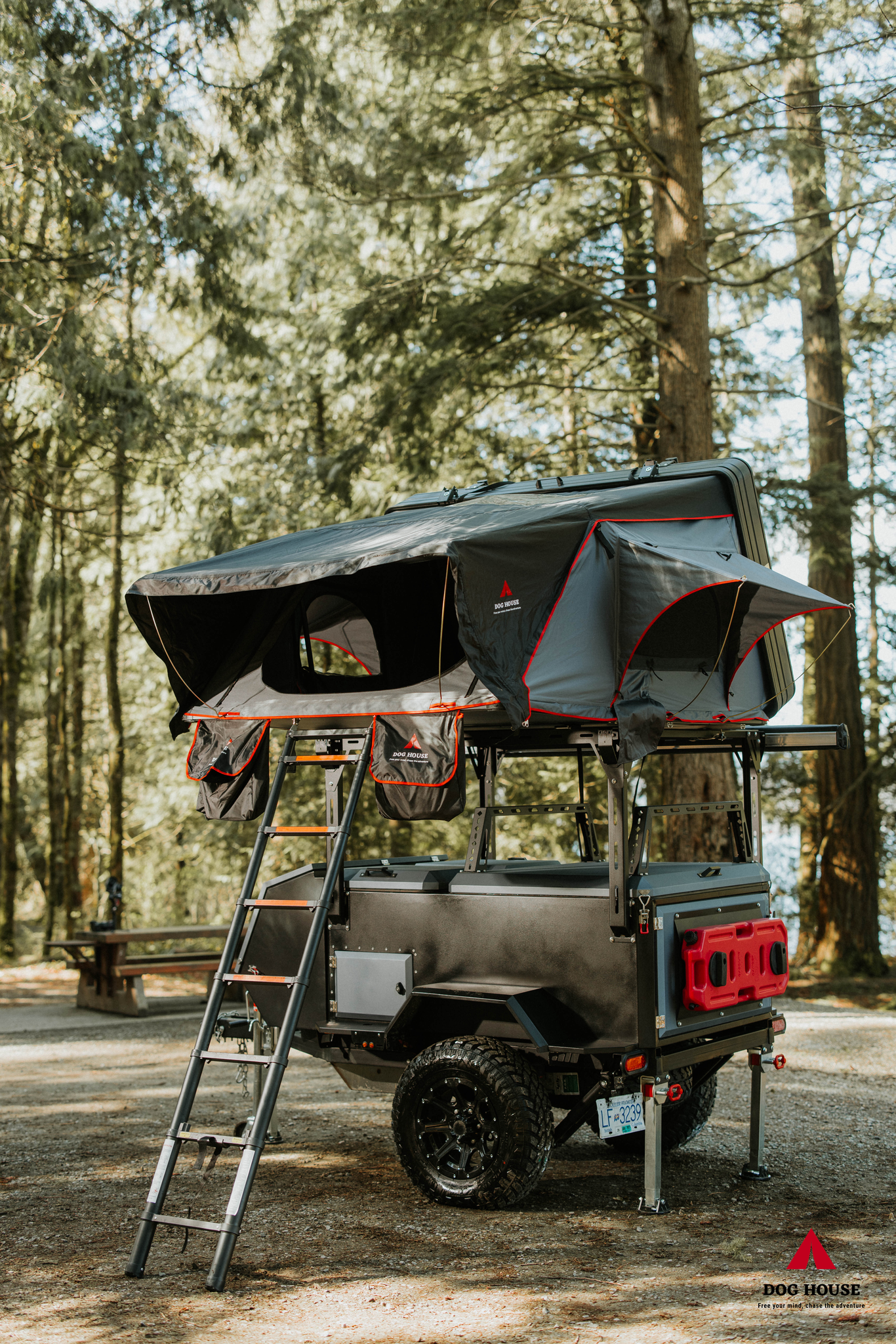 GLACIER ALUMINUM TENT INCLUDES TARP FLY & INSULATION LINER