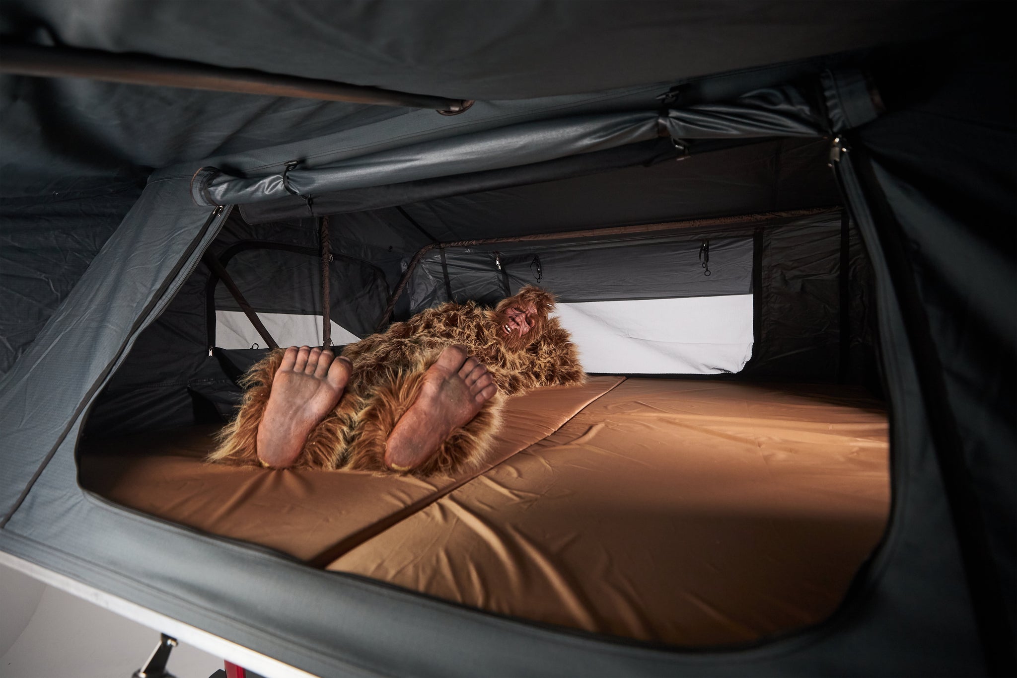 jeep roof tent inside Canyon Series 5 "Roughneck" Roof Top Tent